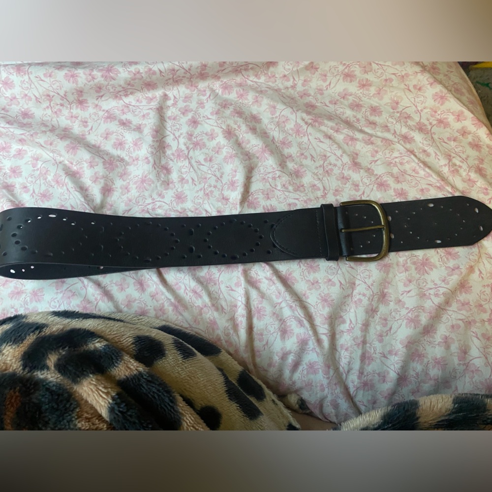 Elegant Black Leather Belt